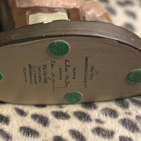 Antique Collectible Vintage Figurine. Alex Haley Remembers Collection. - Picture 4 of 4